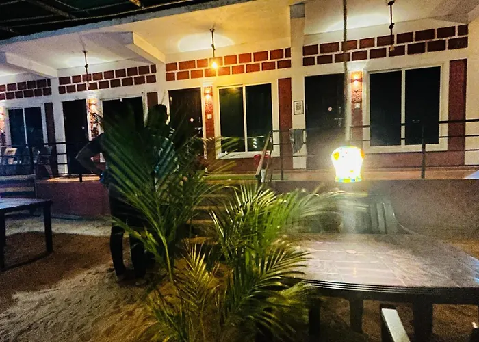 Aisiri Comforts Beach Stay And Cafe